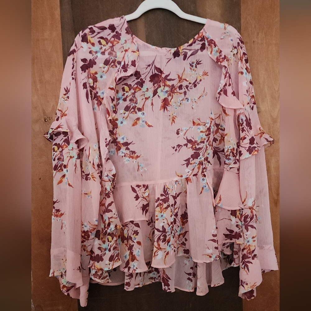 Beautiful blouse: Plus